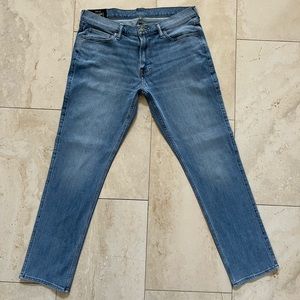 Abercrombie & Fitch Men’s 32x32 Athletic Skinny Jeans